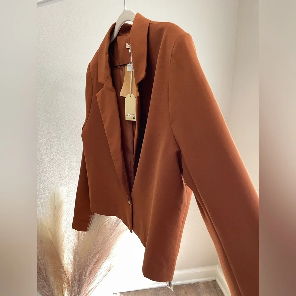 NWT - Jodifl Boss Girl Office Boxy Oversized Relaxed Fit Cropped Rust Blazer - Picture 5 of 8